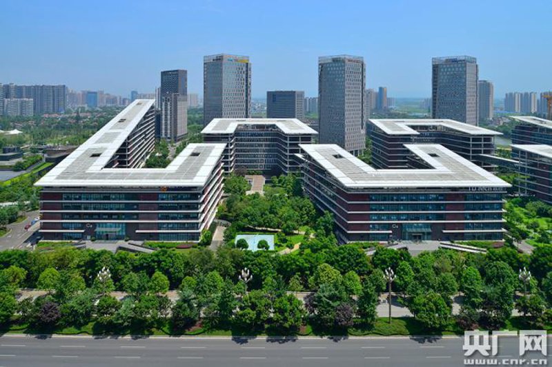 企业在发展过程中，经常会遇到需要调整内部流程、优化管理结构的情况。这时，定制化的企业管理系统便显得尤为重要。那么，如何选择和定制适合自己的企业管理系统呢？让我们一起探讨一下。